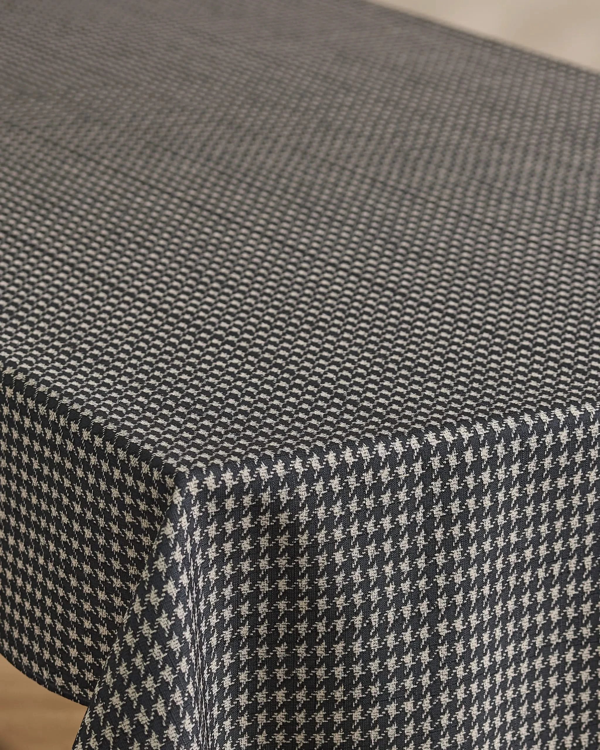 Houndstooth Black