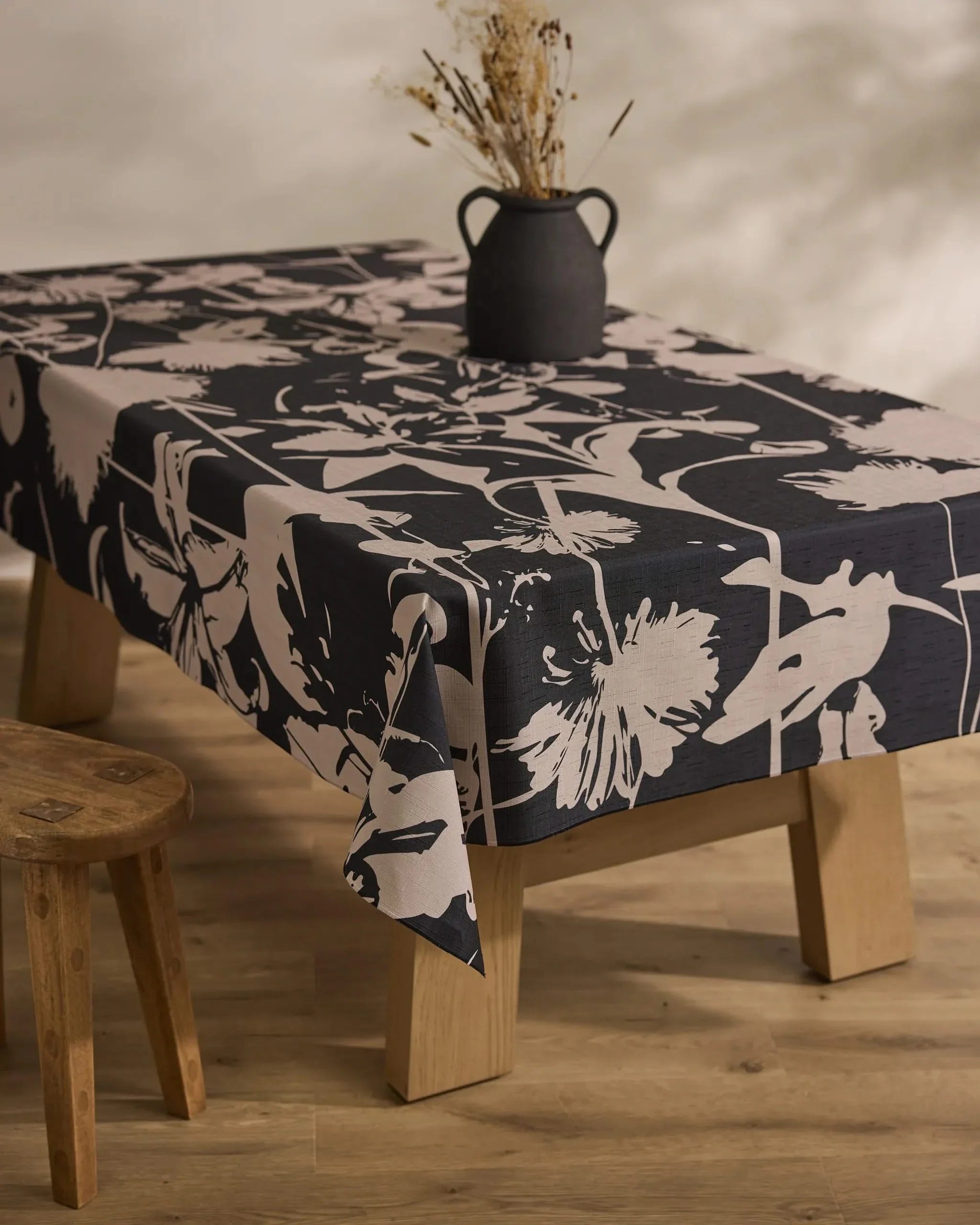 Inverted Floral Black